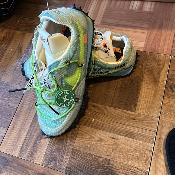 OFF-white runners worn twice - Picture 3 of 5